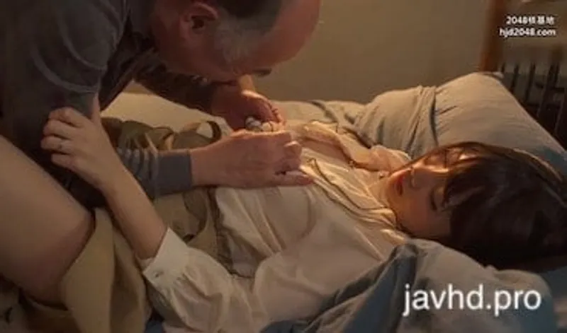 ông xã đi vắng người vợ bị lão già nhà đối diện hiếp suzu harumiya